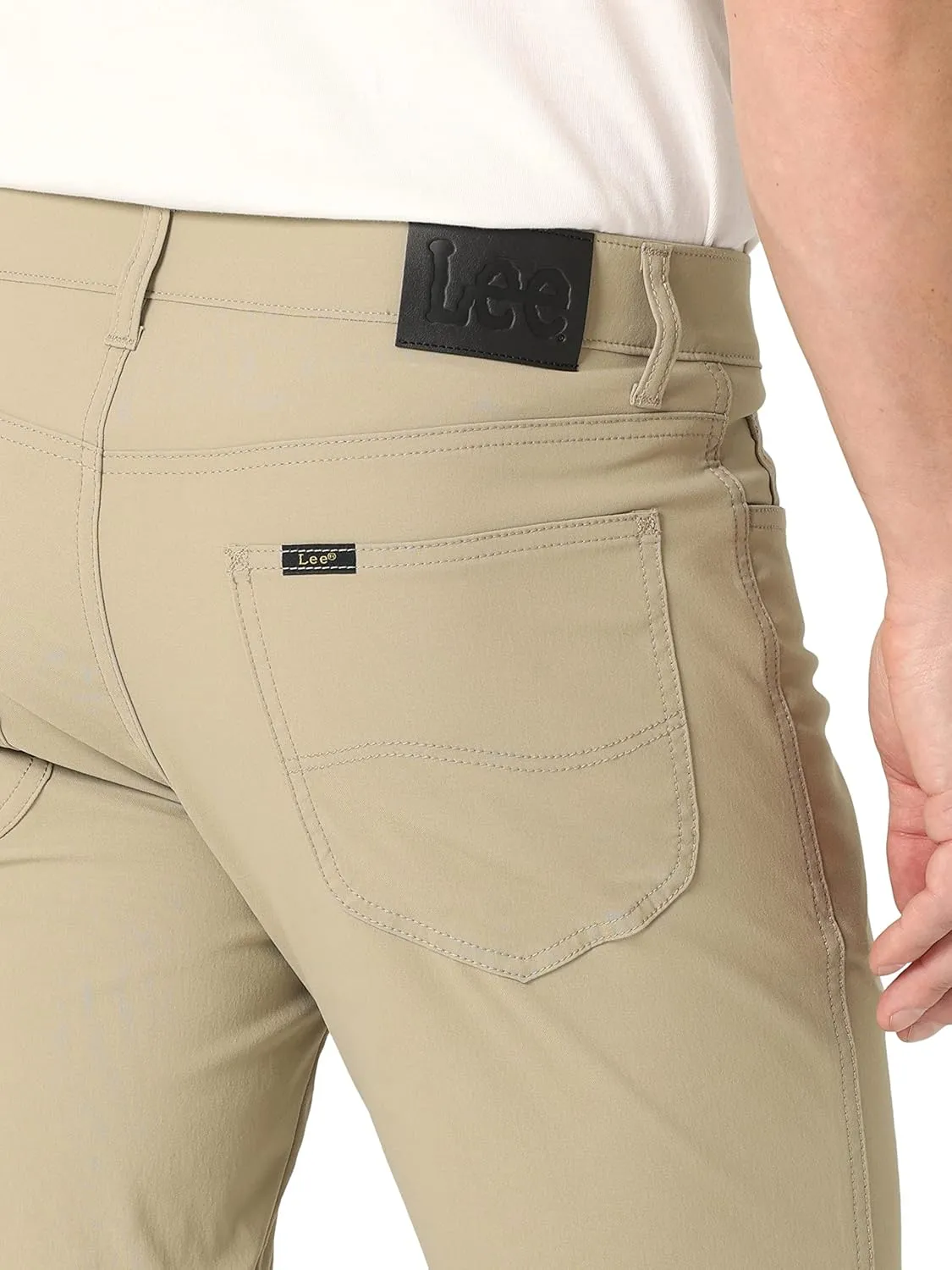 Lee Men's Extreme Motion Straight Fit 5 Pocket Pant