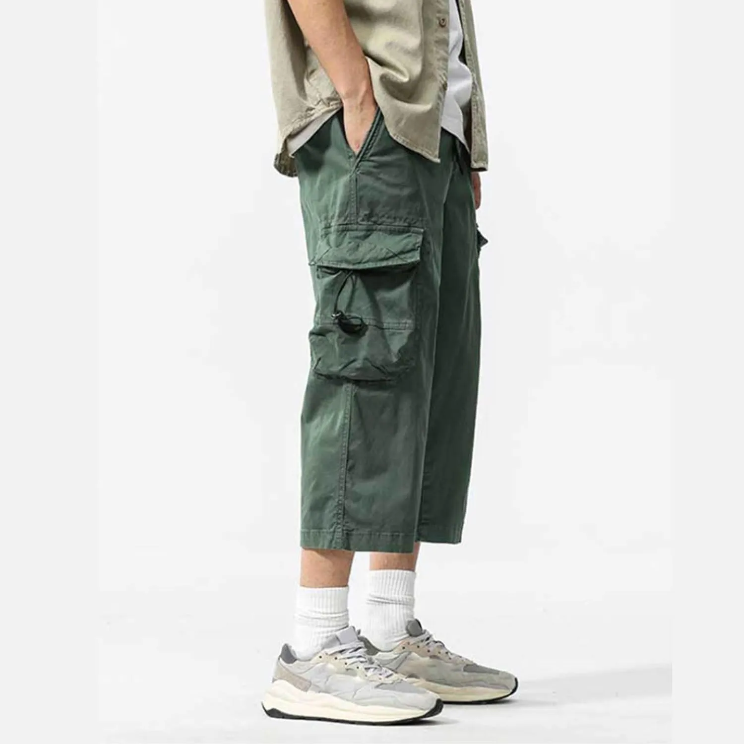 Mens Casual Cargo Capri Pants Loose Fit Below Knee Outdoor Athletic Running Drawstring Short Pants with Multi-Pocket